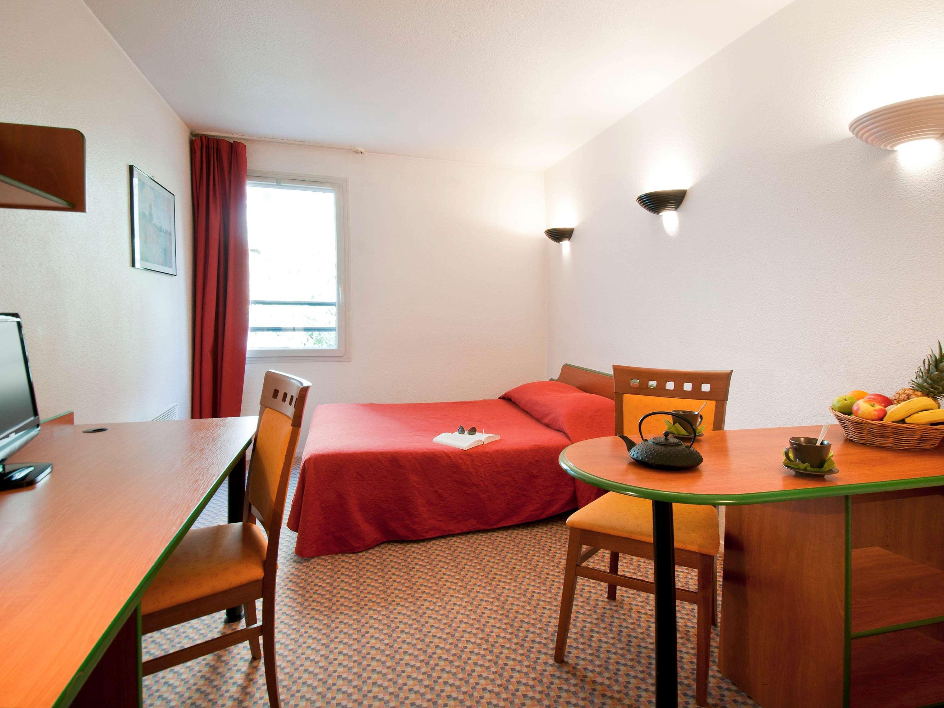 Aparthotel Adagio Access La Defense - Leonard De Vinci Курбевуа Экстерьер фото