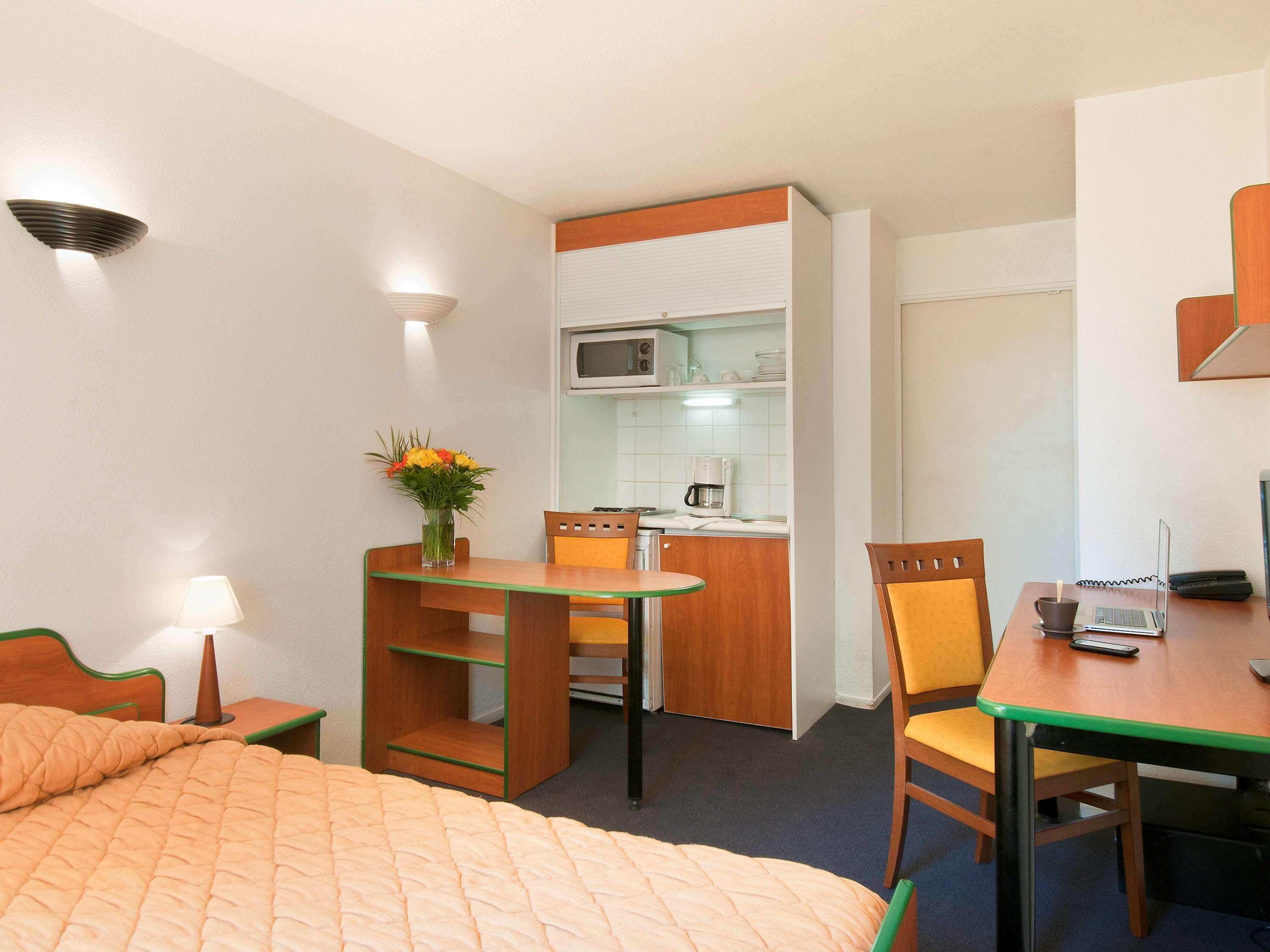 Aparthotel Adagio Access La Defense - Leonard De Vinci Курбевуа Экстерьер фото