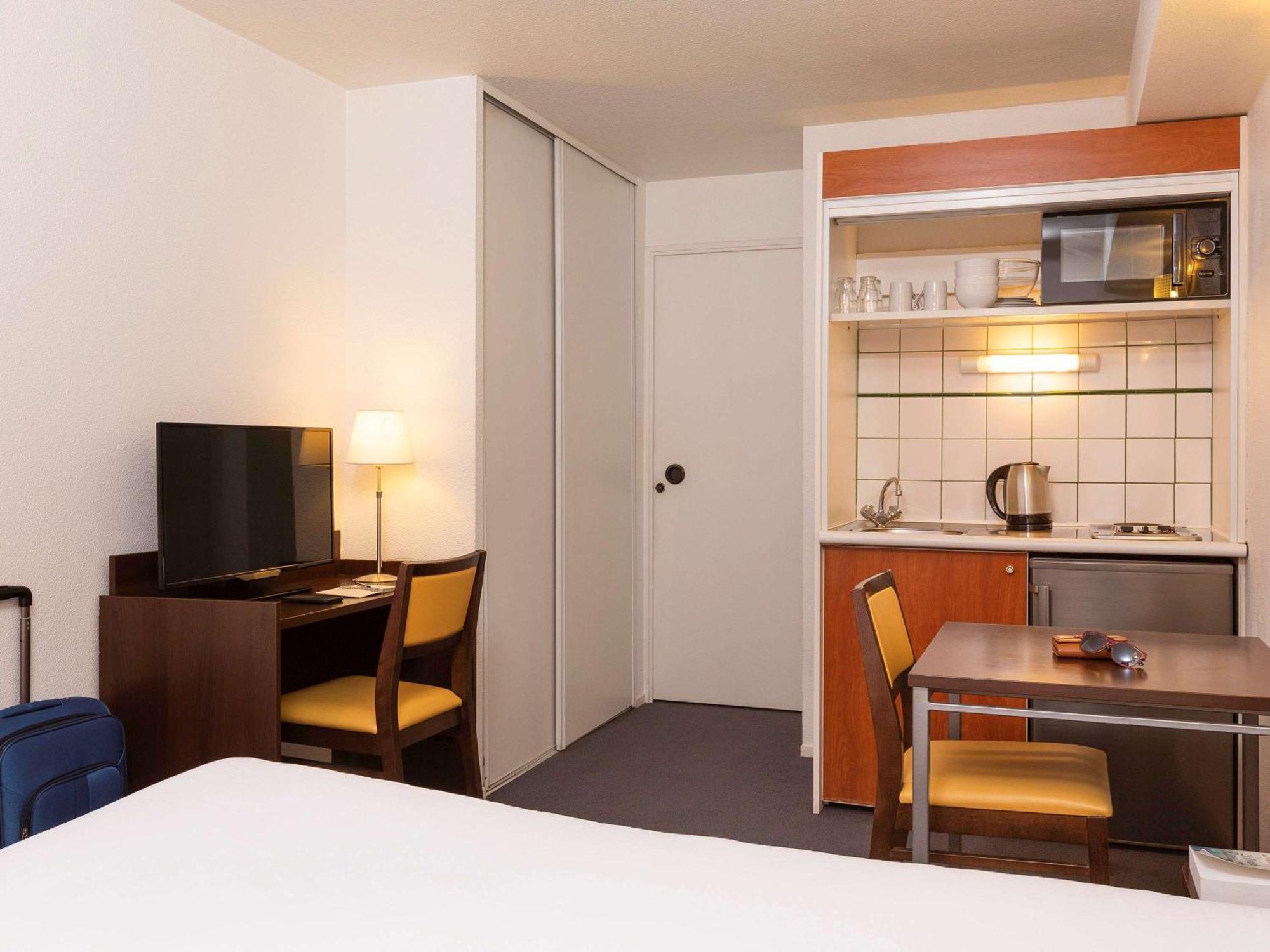 Aparthotel Adagio Access La Defense - Leonard De Vinci Курбевуа Экстерьер фото