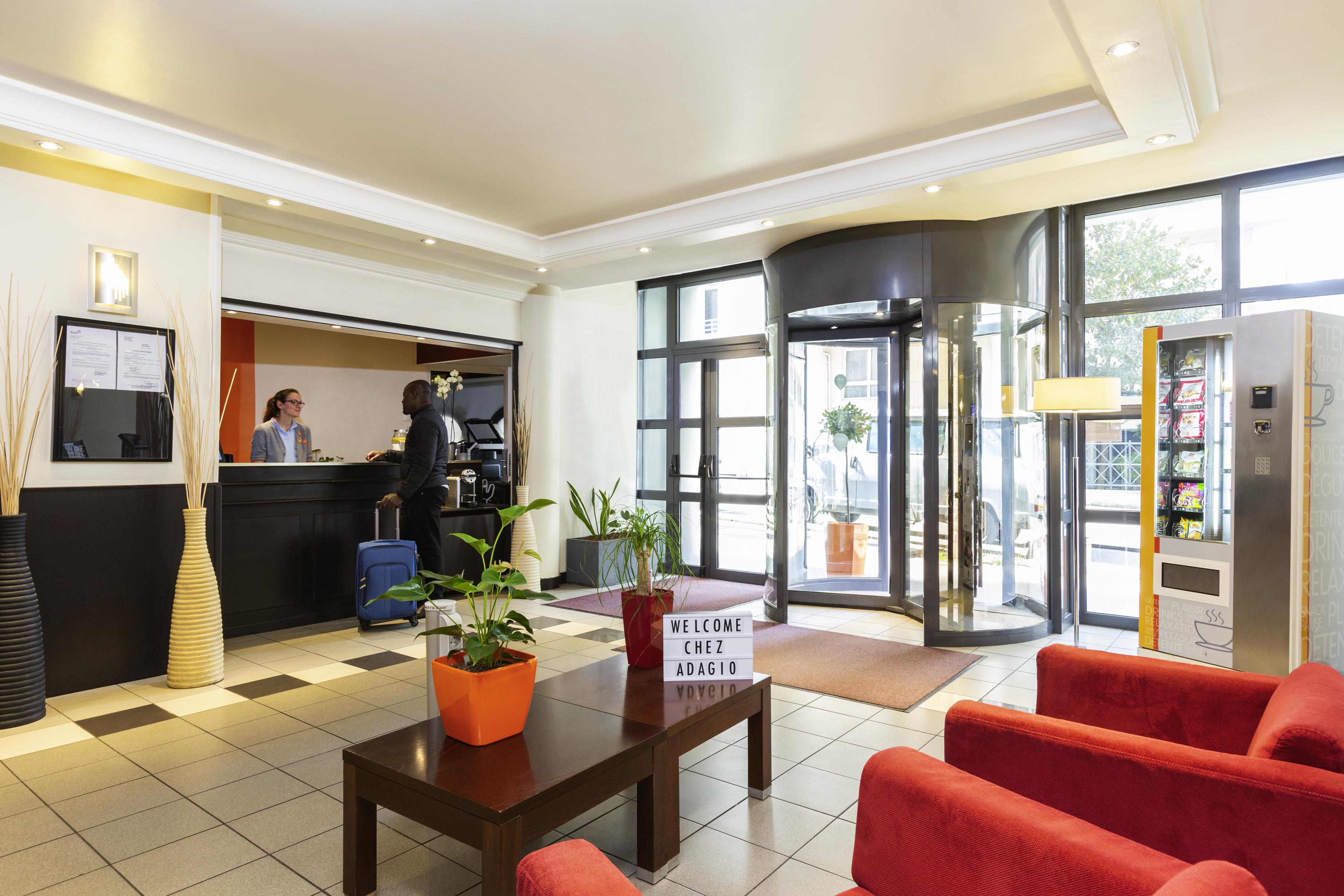 Aparthotel Adagio Access La Defense - Leonard De Vinci Курбевуа Экстерьер фото