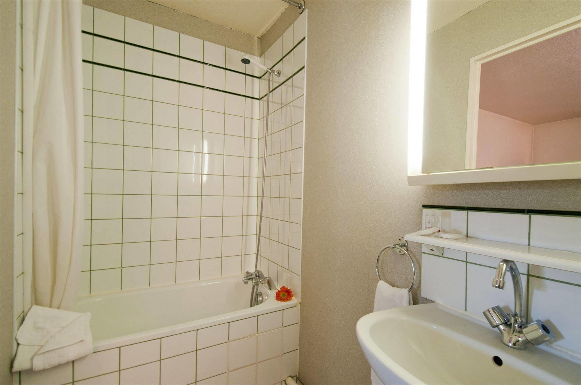 Aparthotel Adagio Access La Defense - Leonard De Vinci Курбевуа Экстерьер фото